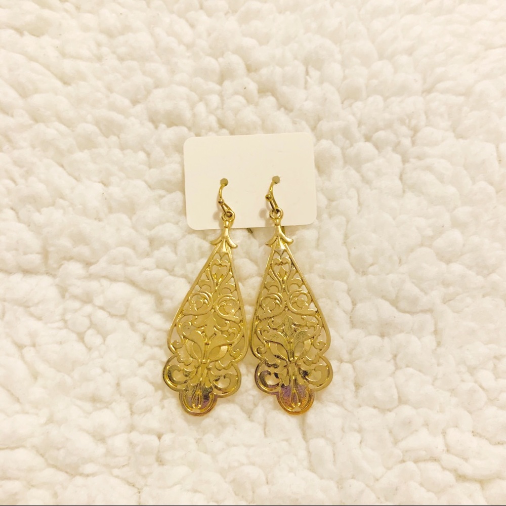 Gold tone damask drop earrings